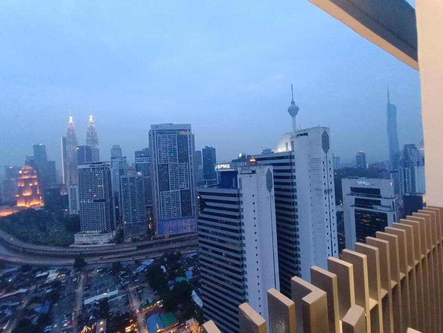Apartamento Cl 27A Insta Klcc View & Infinity Pool View Kuala Lumpur Exterior foto