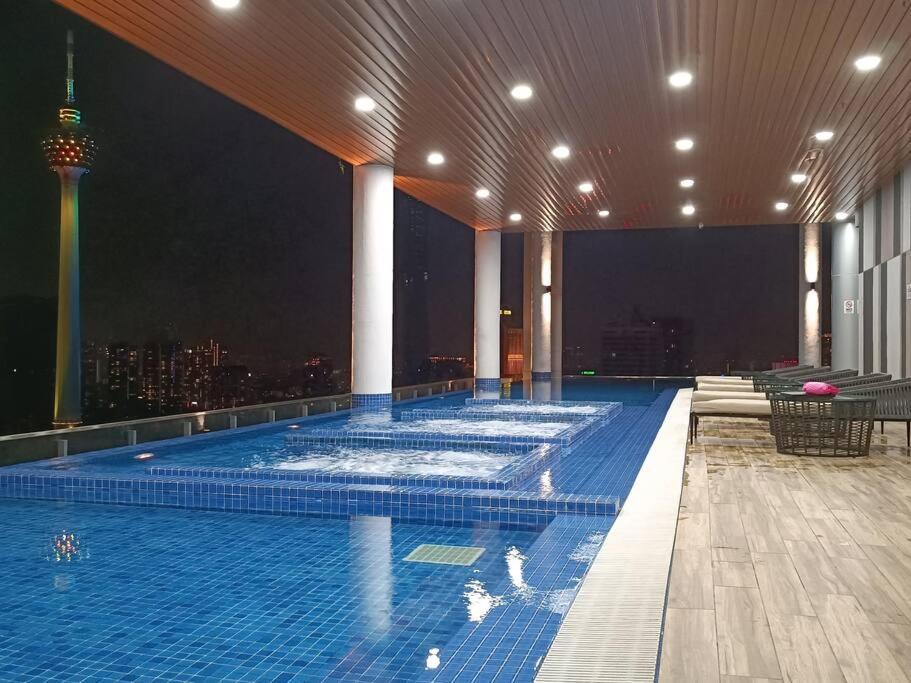 Apartamento Cl 27A Insta Klcc View & Infinity Pool View Kuala Lumpur Exterior foto