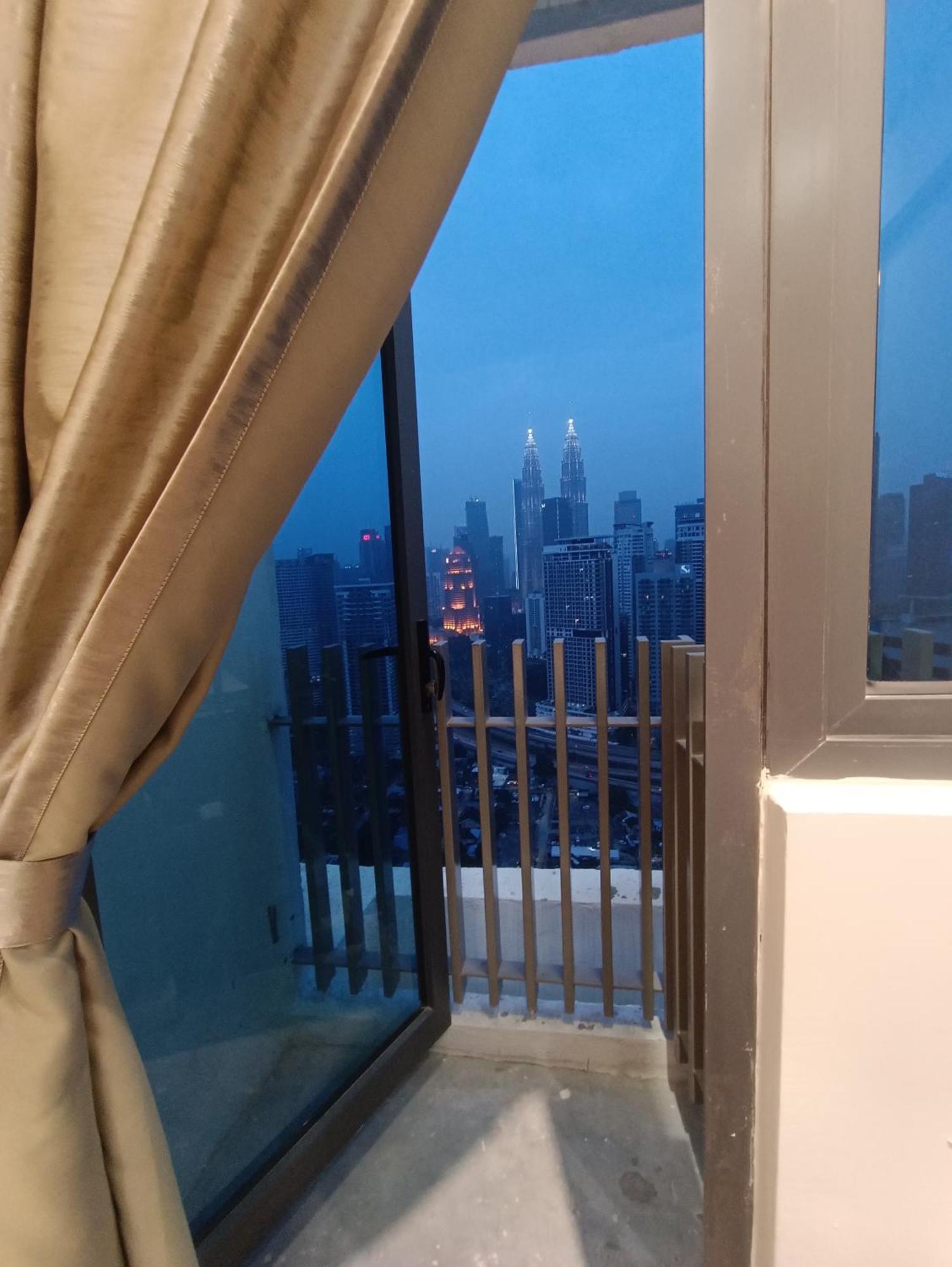 Apartamento Cl 27A Insta Klcc View & Infinity Pool View Kuala Lumpur Exterior foto